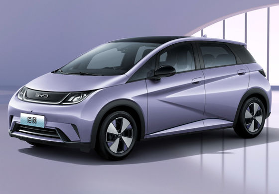 5 koltuklu BYD Sedan Elektrikli EV Araba 130kw Byd Elektrikli Sedan