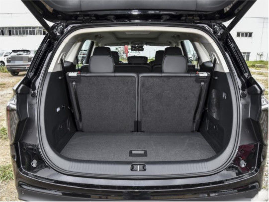 4 Koltuk / 5 Koltuk Hongqi H9 Lüks Benzin 4×2 Limousine 7