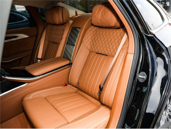 4 Koltuk / 5 Koltuk Hongqi H9 Lüks Benzin 4×2 Limousine 9