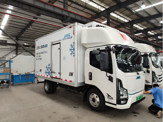 167hp 227hp Jiangling Soğutucu Kamyon Dizel Arka Sürüş 4x2 2