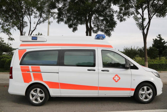 Tıbbi Mercedes Benz Ambulans Benzin 7 Koltuk 4×2 Beyaz 4