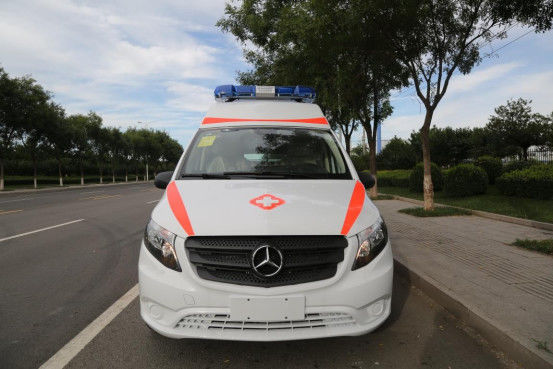 Tıbbi Mercedes Benz Ambulans Benzin 7 Koltuk 4×2 Beyaz 3