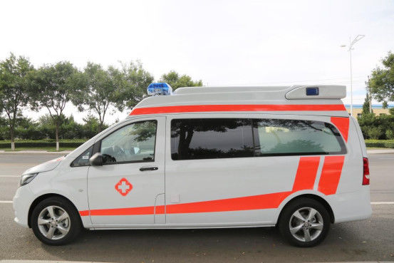 Tıbbi Mercedes Benz Ambulans Benzin 7 Koltuk 4×2 Beyaz 1