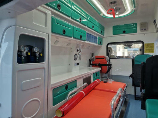 Tıbbi Mercedes Benz Ambulans Benzin 7 Koltuk 4×2 Beyaz 6