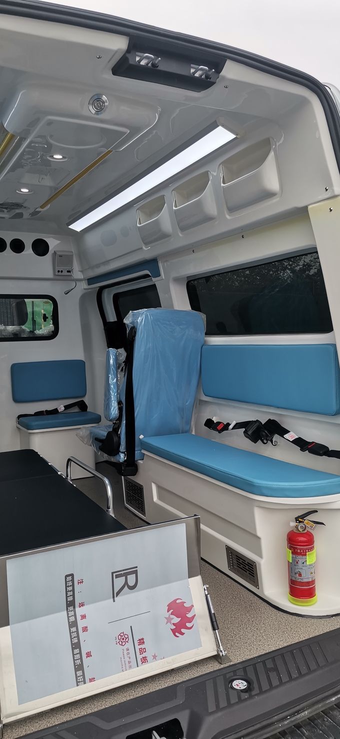 Ford Transit Ambulans 8 kişilik benzinli Ford Transit Ambulans 5