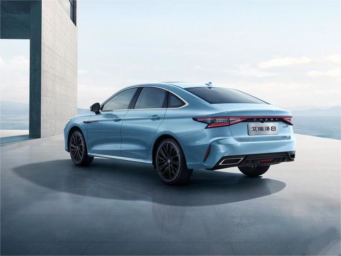 Benzin Chery Arrizo 8 Araç Otomobil İki Tekerlekli Sürüş Gelişmiş Sedan 2