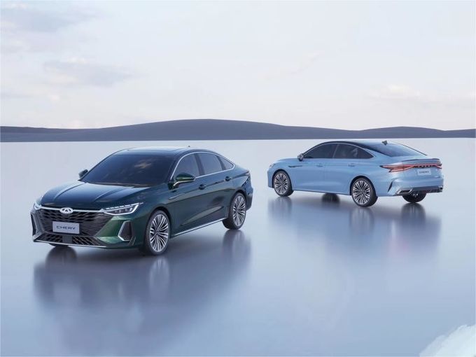 Benzin Chery Arrizo 8 Araç Otomobil İki Tekerlekli Sürüş Gelişmiş Sedan 0