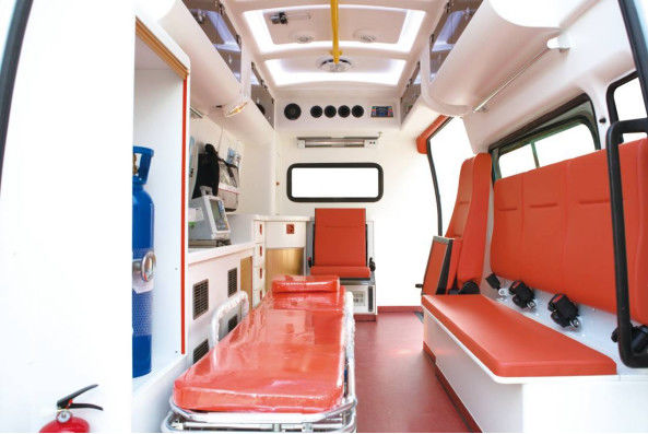 9 koltuklu Ford Transit Ambulans 6 koltuklu Medi Cal Ambulans Ön Arka Sürüş 4×2 6