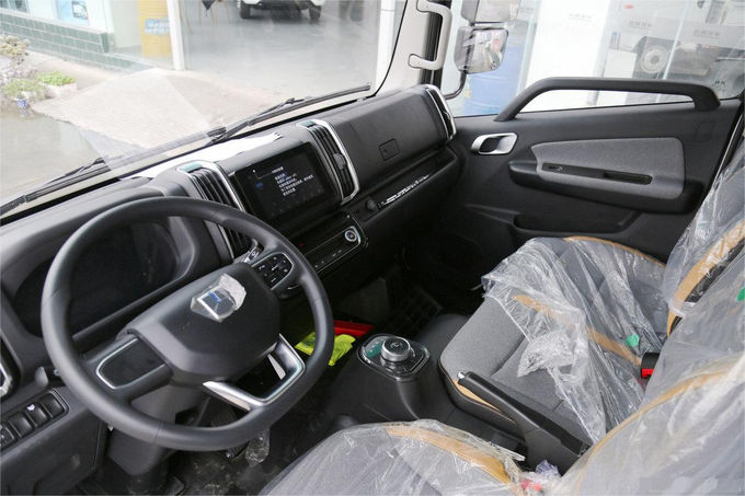 Beyaz Geely Tüm Elektrikli Kutu Kamyonu Elektrikli 26 Ayaklı Kutu Kamyonu 6