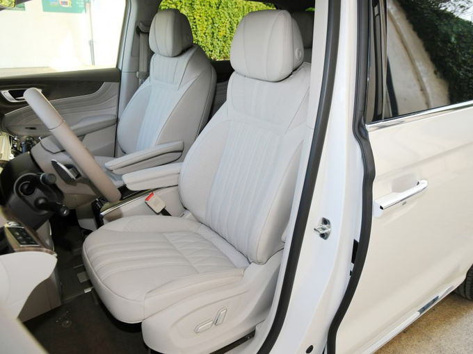 Roewe Büyük Minivan MPV Kamyonetler Benzin 7 Koltuk 4x2 Otomatik Şanzıman 7