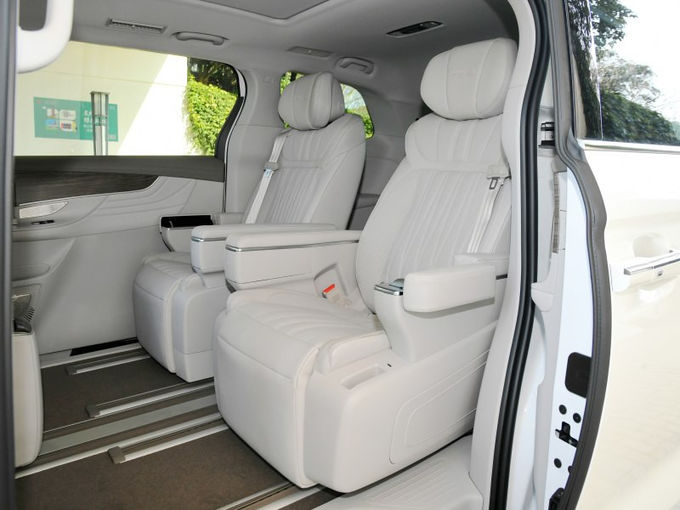 Roewe Büyük Minivan MPV Kamyonetler Benzin 7 Koltuk 4x2 Otomatik Şanzıman 6