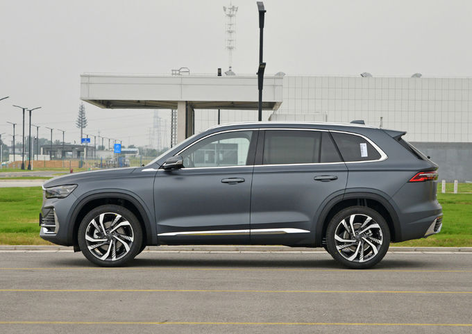 Geely Xingyue L Spor Aracı Geely Xing Yue L 5 kişilik SUV 1
