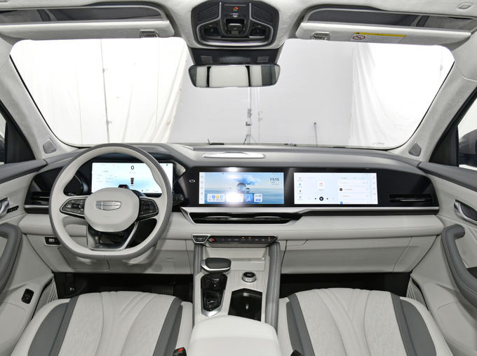 Geely Xingyue L Spor Aracı Geely Xing Yue L 5 kişilik SUV 4
