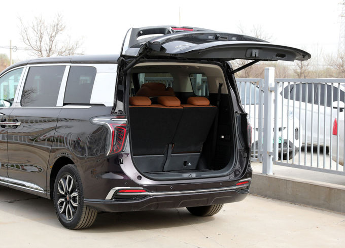 Siyah Hongqi 7 kişilik minivan MPV lüks iş karşılama arabası 5
