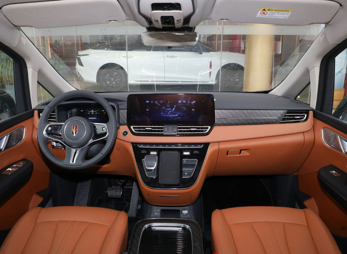 Siyah Hongqi 7 kişilik minivan MPV lüks iş karşılama arabası 8