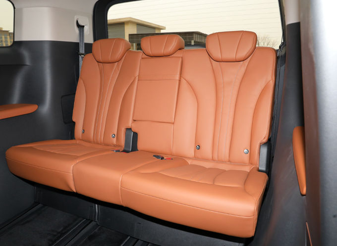 Siyah Hongqi 7 kişilik minivan MPV lüks iş karşılama arabası 11