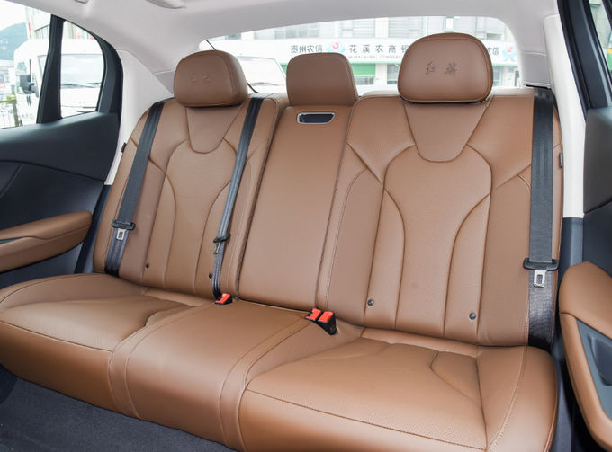 Hongqi Elektrikli Araba 140Kw 5 Koltuklu Elektrikli Araba Ön Tekerlek Sürüş Siyah 7