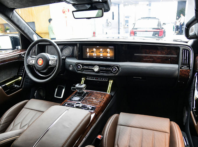 Hongqi S7 Spor Aracı 6 kişilik 4 kişilik SUV Benzin 7