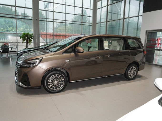 Buick Minivan 7 koltuklu iş karşılama aile seyahatleri için 1
