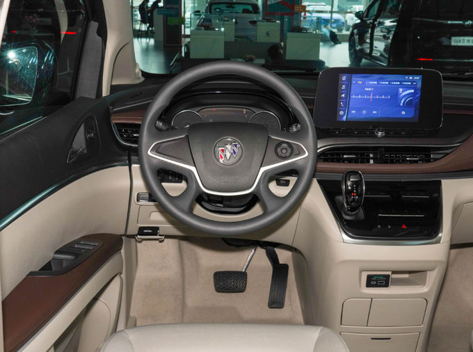 Buick Minivan 7 koltuklu iş karşılama aile seyahatleri için 5