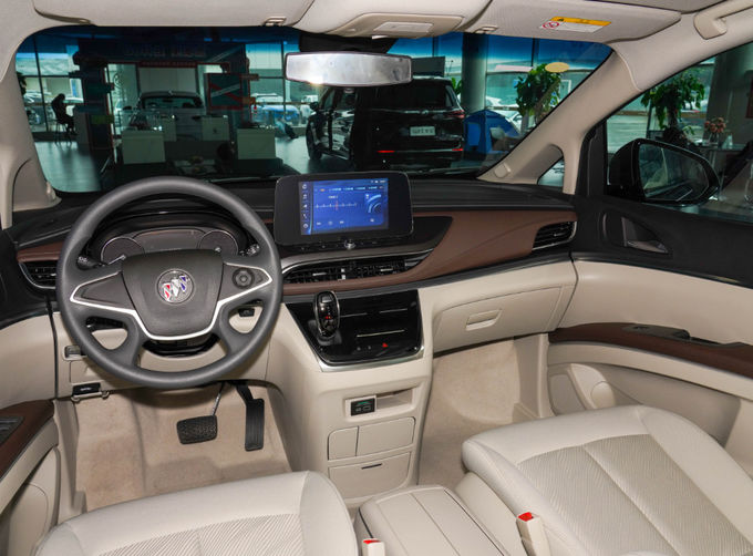 Buick Minivan 7 koltuklu iş karşılama aile seyahatleri için 4