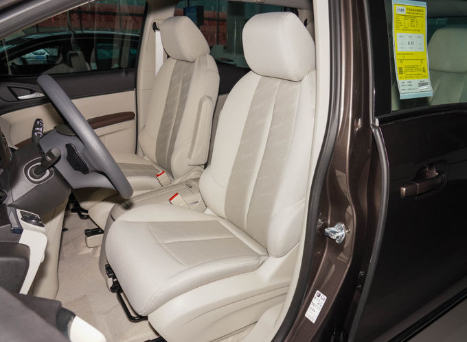 Buick Minivan 7 koltuklu iş karşılama aile seyahatleri için 9