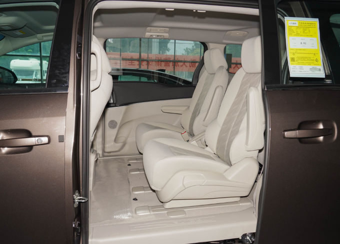 Buick Minivan 7 koltuklu iş karşılama aile seyahatleri için 8