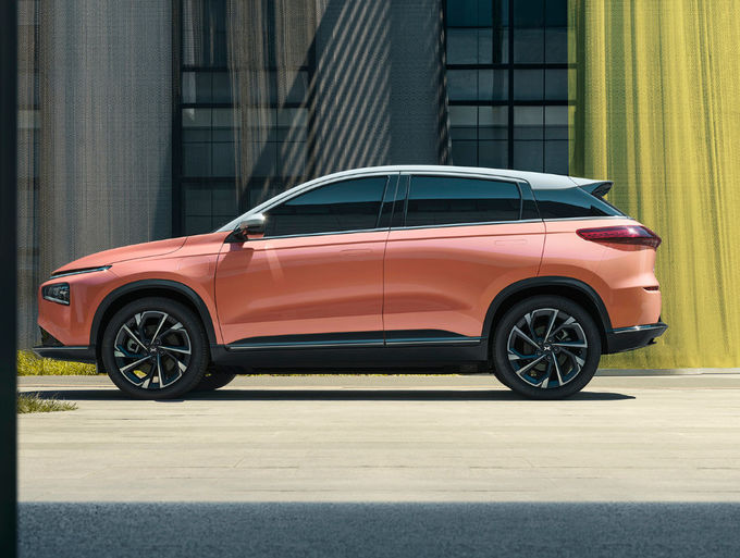 Xpeng G3 Suv Elektrikli EV Araç 5 Koltuklu İki Tekerlekli Sürüş 4×2 Beyaz Turuncu 3