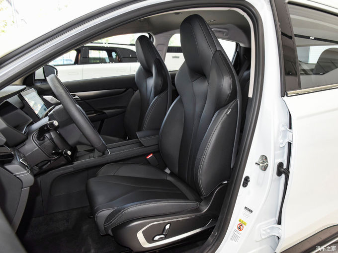 Xpeng G3 Suv Elektrikli EV Araç 5 Koltuklu İki Tekerlekli Sürüş 4×2 Beyaz Turuncu 9