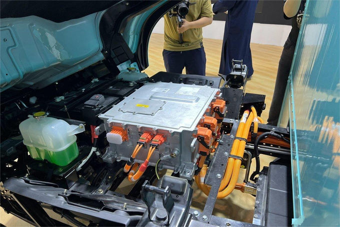 Qingling EVM600 Elektrikli Kargo Kamyonları Mavi Tam Elektrikli Kamyon 4