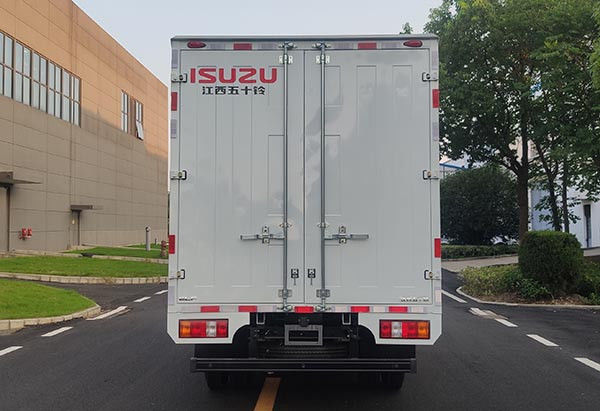 93KW 126HP yalıtımlı kamyon Isuzu Kargo yalıtımlı tipper beyaz 1