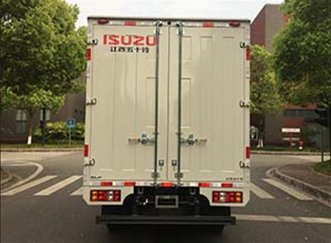 5 kişilik yalıtımlı kamyon 126hp Isuzu Teslim Kamyonet El şanzımanı Yüksek kabin 1