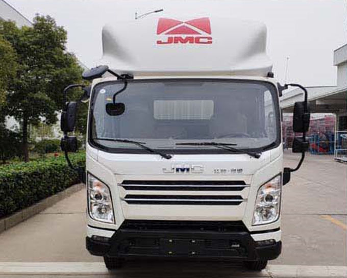 Jiangling yalıtımlı kamyon RWD 2WD Kargo Van 6×2 El / Otomatik 3 kişilik 2