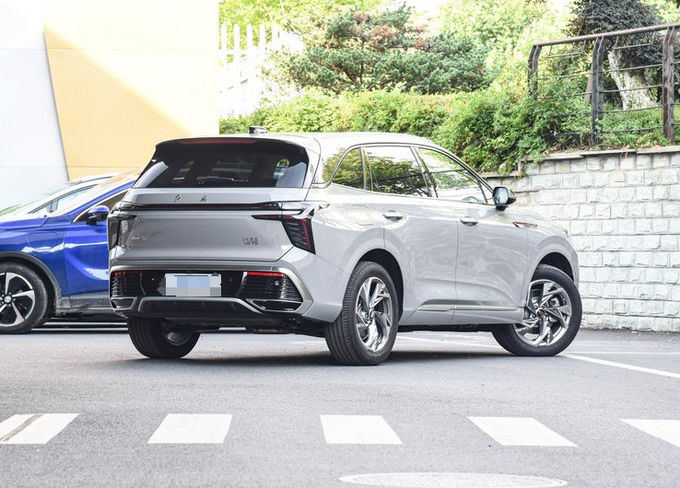 Hongqi HS3 SUV benzinli araçlar 5 koltuklu dört tekerlekli sürüş 4x4 5