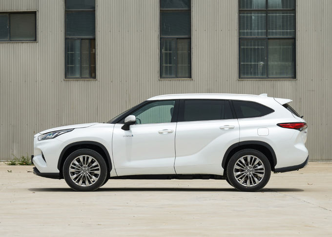 Toyota Highlander SUV 7 kişilik benzinli arabalar Highlander SUV 4