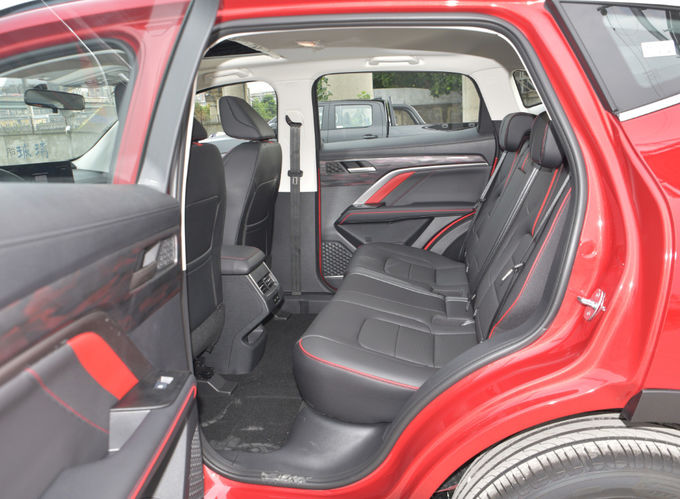 Büyük Duvar Haval H6 Benzinli Arabalar Ön Tekerlek Sürüş Gümüş 9