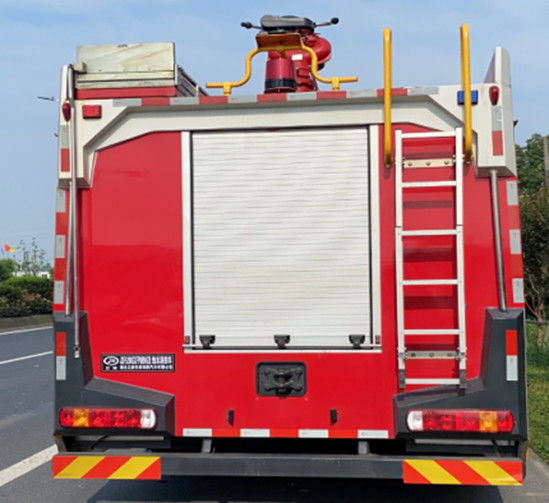 SINOTRUK 8000 litre su deposu itfaiye aracı 6 koltuk arkadan çekişli motosiklet dizel 4×2 manuel şanzıman 2