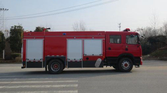 Dongfeng 8200 litre su deposu itfaiye aracı 2WD arkadan çekişli motosiklet dizel 6 koltuklu 4 × 2 manuel şanzıman 1
