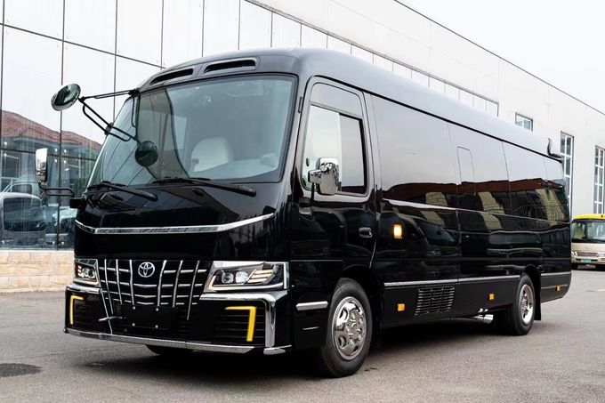 Toyota Coaster 7 Koltuklu Koç Tur Otobüsü Benzin Arka Sürüş 4×2 El Değiştirme 1